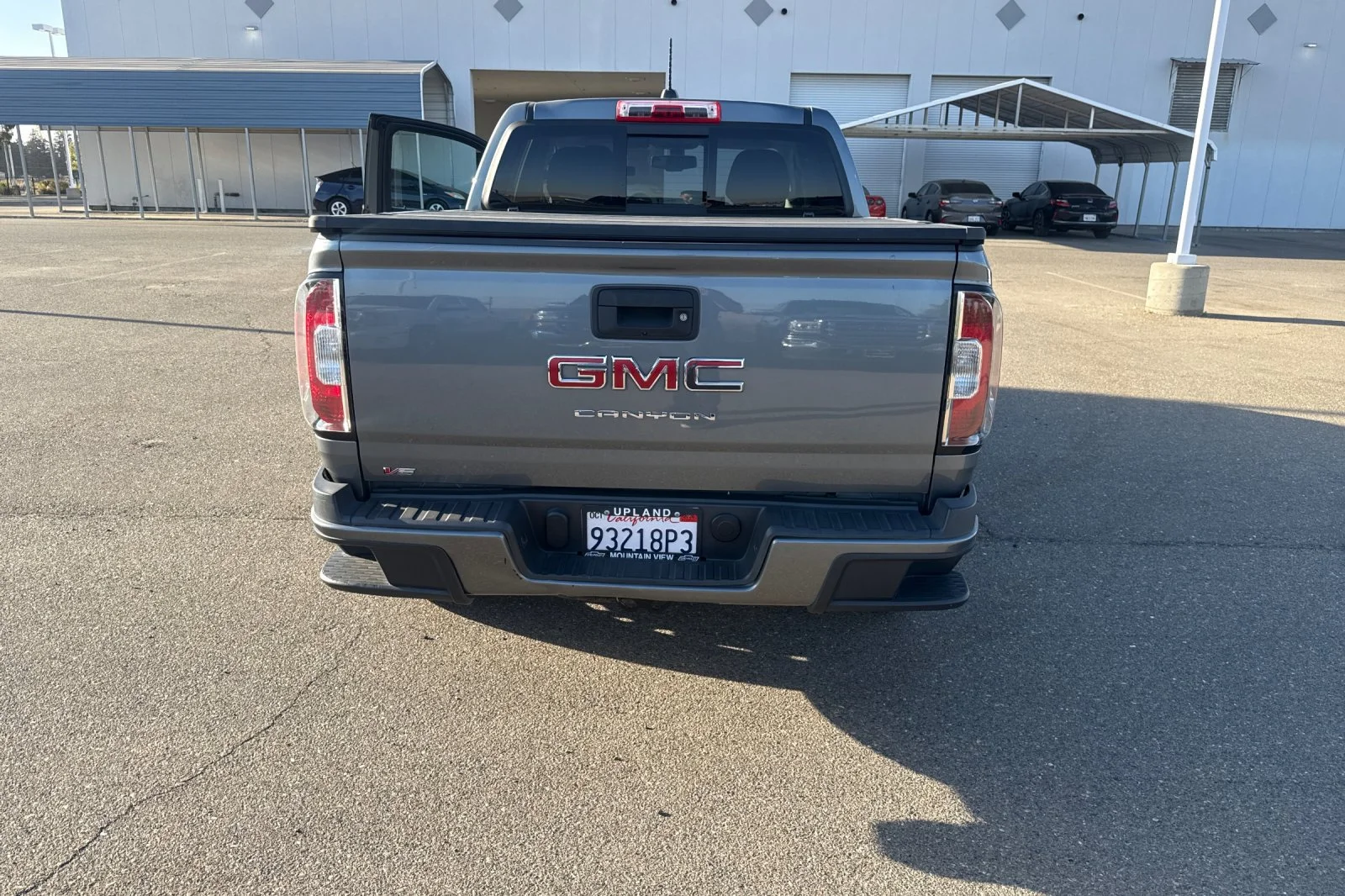 Used 2022 Gray GMC Elevation image 5