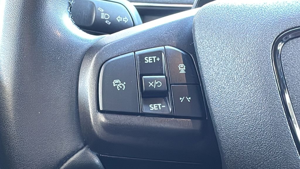 Used 2023 Red Ford Select image 13