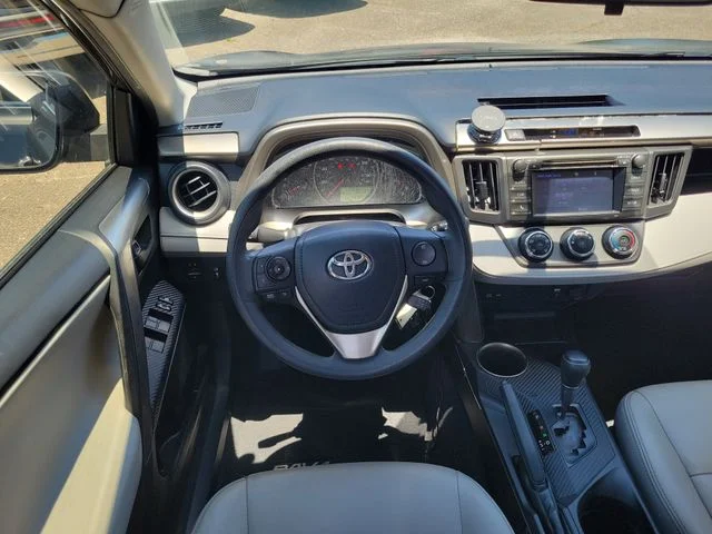 Used 2014 Gray Toyota LE image 15