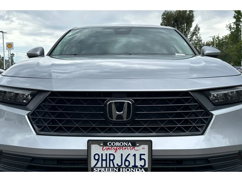 Used 2023 Lunar Silver Metallic Honda LX image 11