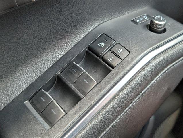 Used 2023  Toyota Platinum image 24