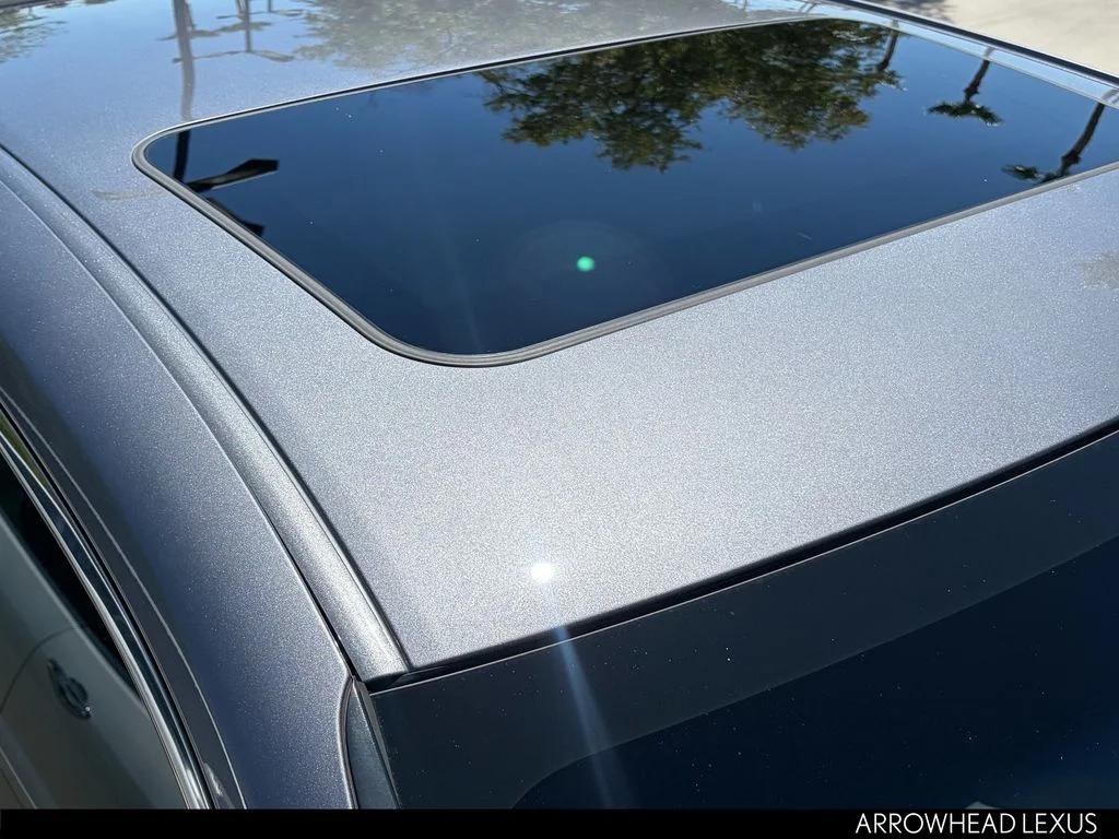 Used 2019 Gray Lexus 300h Luxury image 8