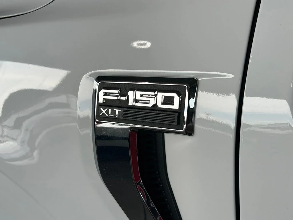 Used 2025 Oxford White Ford XLT image 29