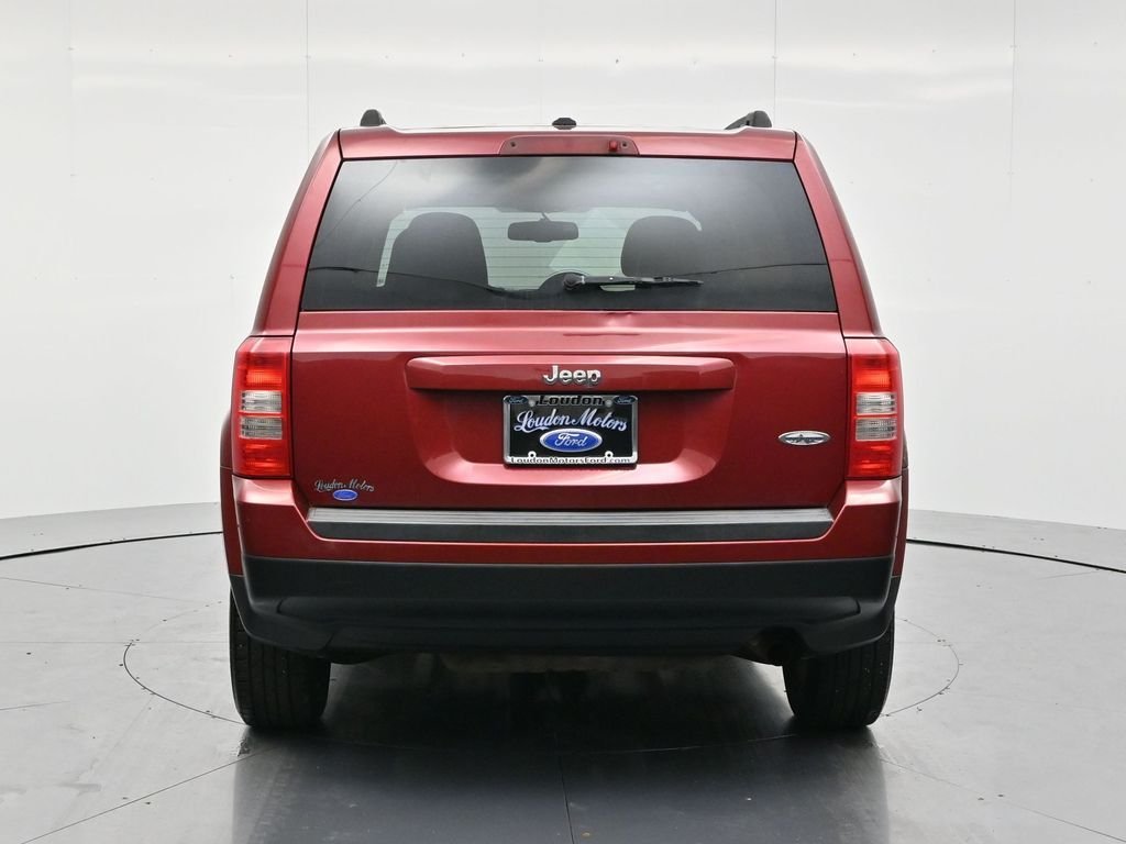 Used 2014 Deep Cherry Red Crystal Pearlcoat Jeep Latitude image 6