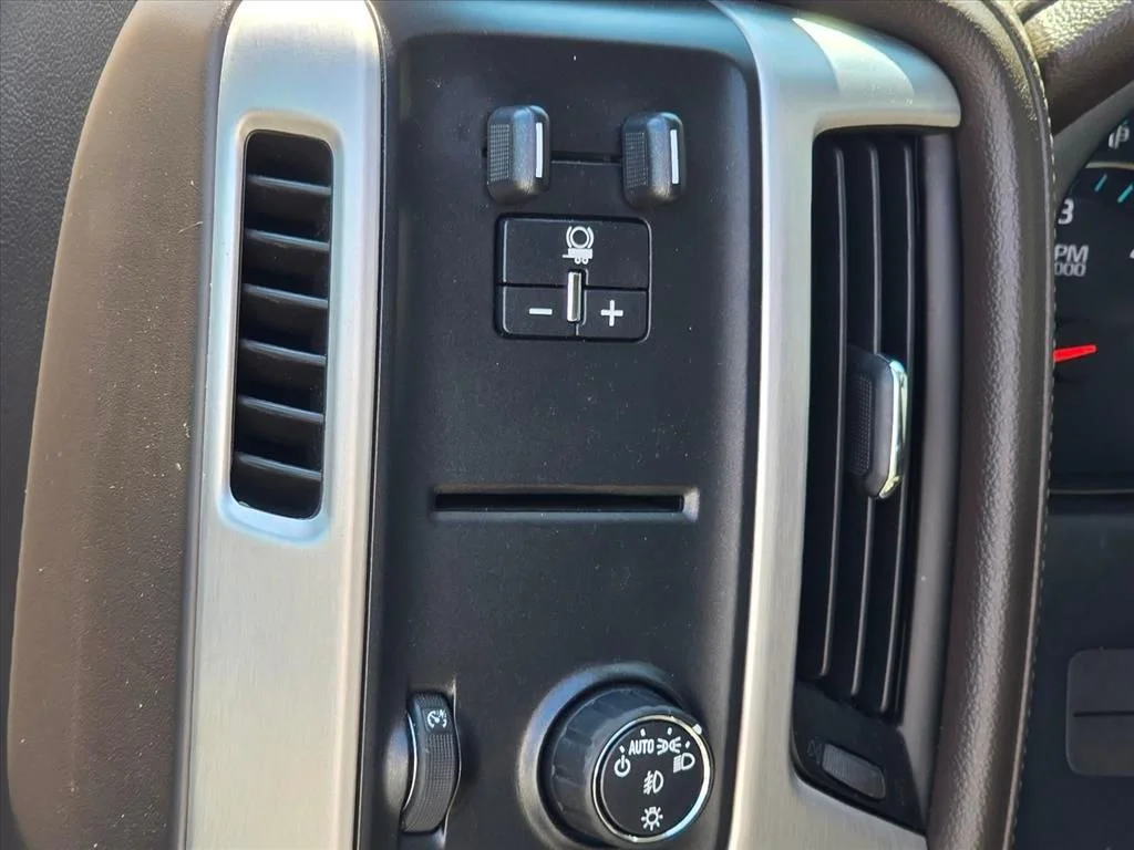 Used 2017 Gray GMC SLT image 8