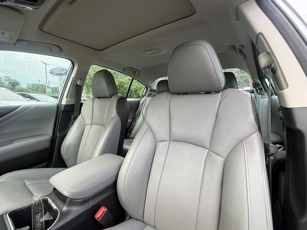 Used 2024 Ice Silver Metallic Subaru Limited image 25