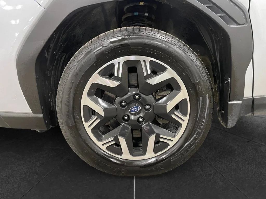 Used 2025 Ice Silver Metallic Subaru Premium image 14