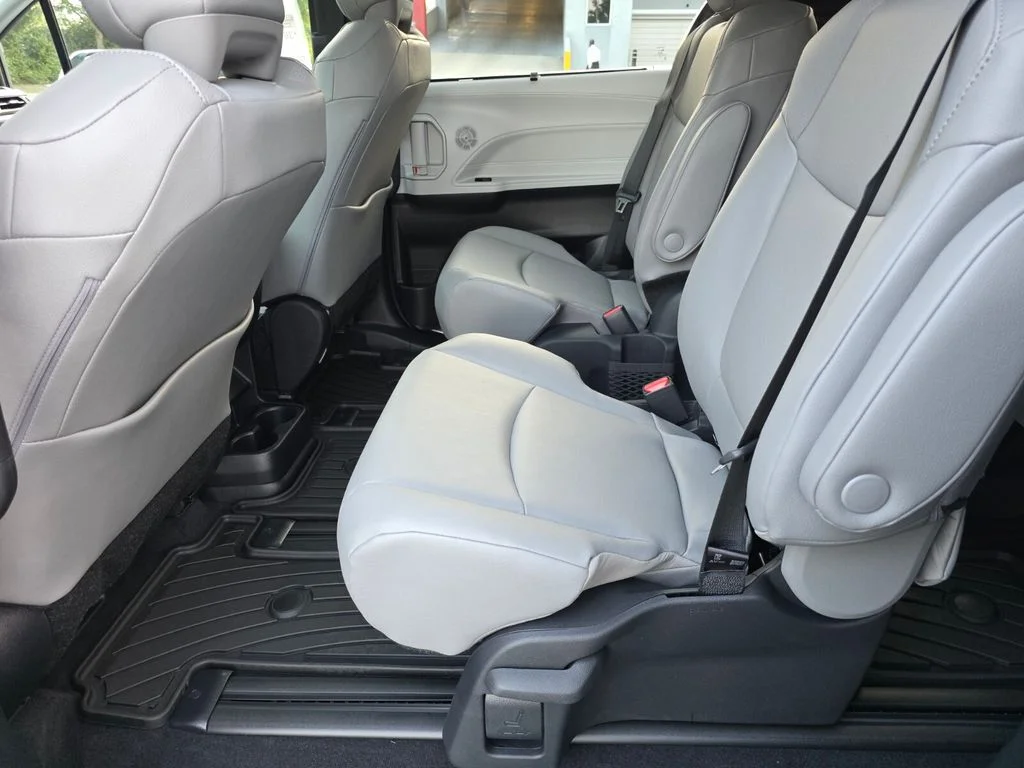 New 2026 Wind Chill Pearl <sup>1</sup> Toyota  XLE image 23