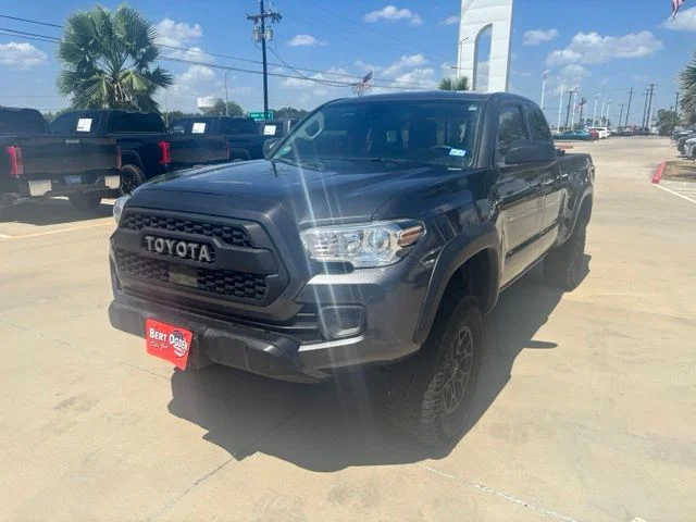 Used 2021  Toyota SR image 3