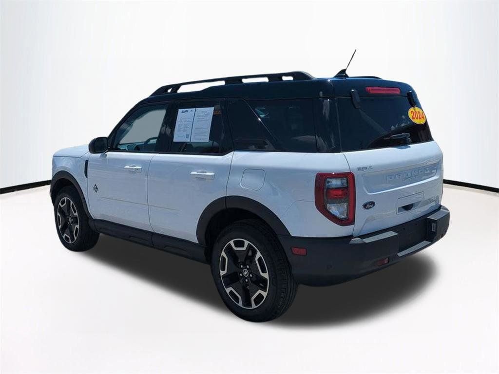 Used 2024 White Ford Outer Banks image 7