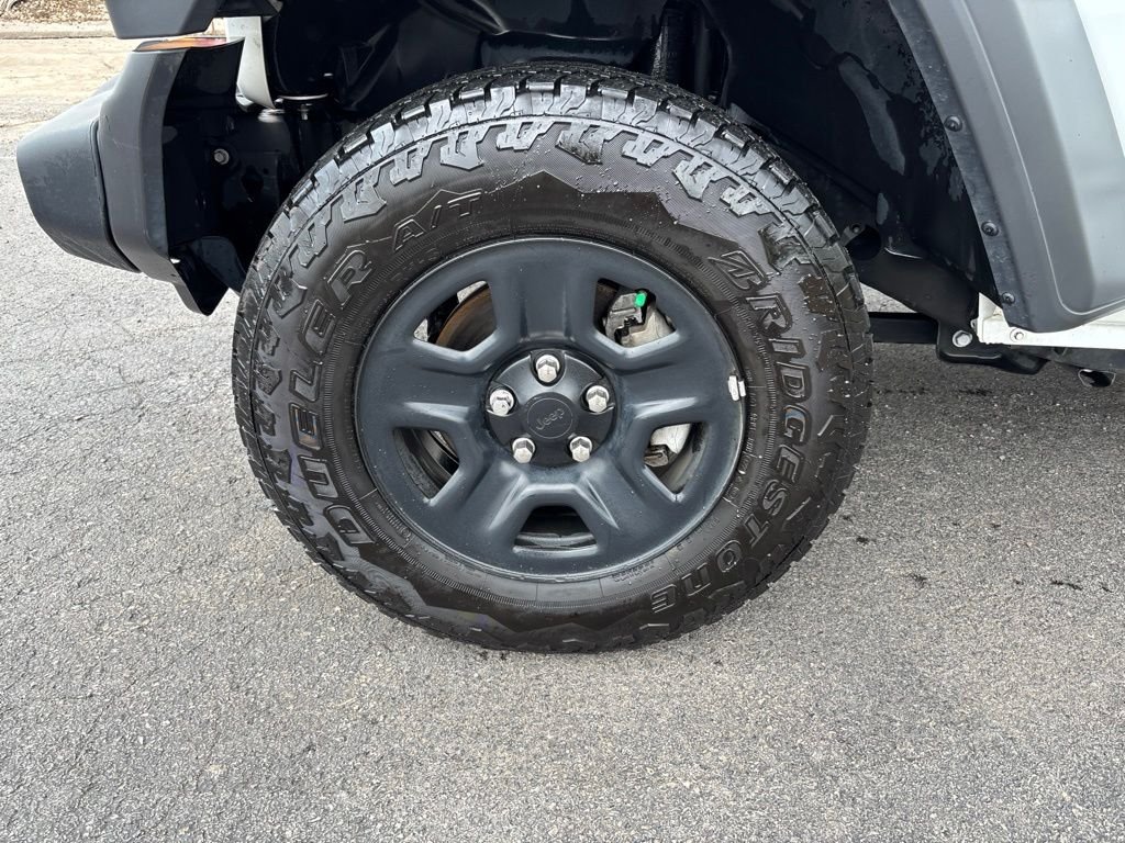 Used 2020 White Jeep Sport image 10