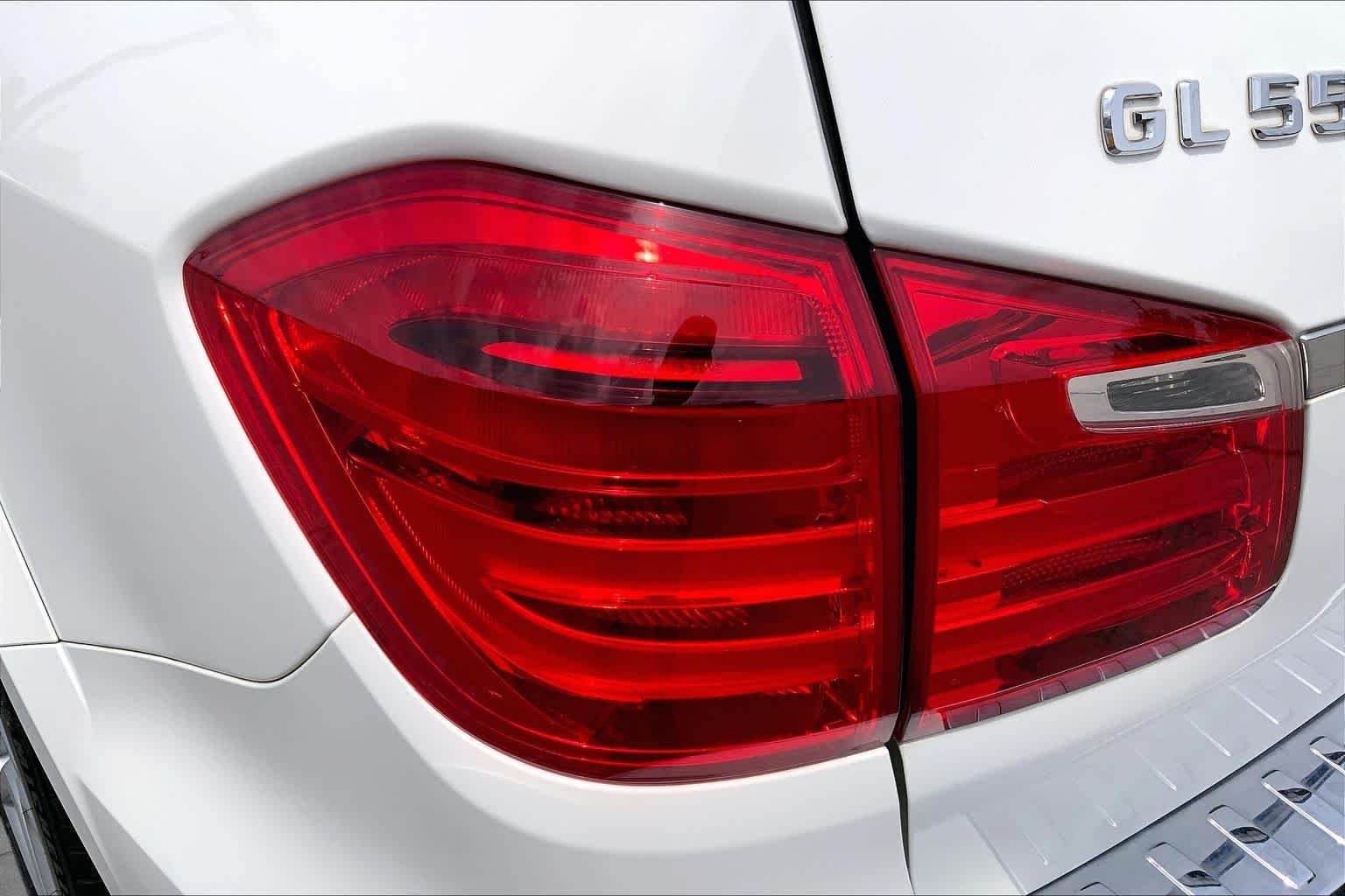 Used 2014 Polar White Mercedes-Benz GL 550 image 29