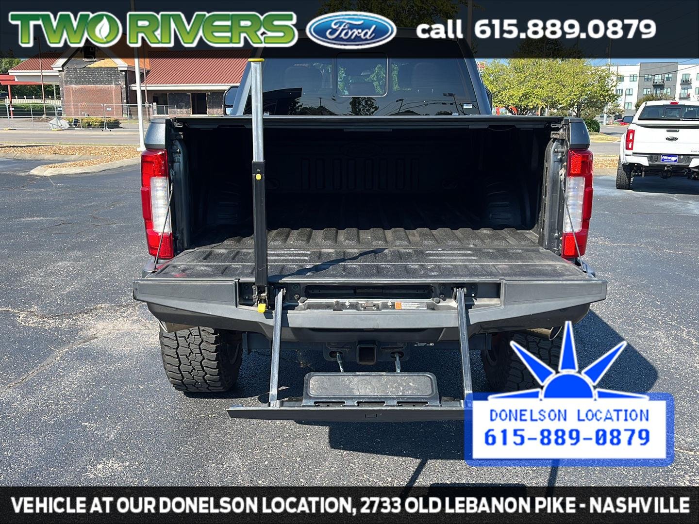 Used 2018 Magnetic Metallic Ford Platinum image 13