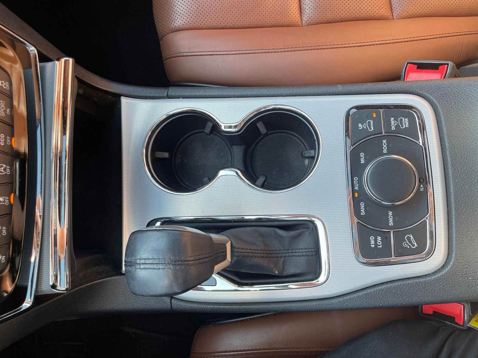 Used 2020 White Jeep Summit image 24