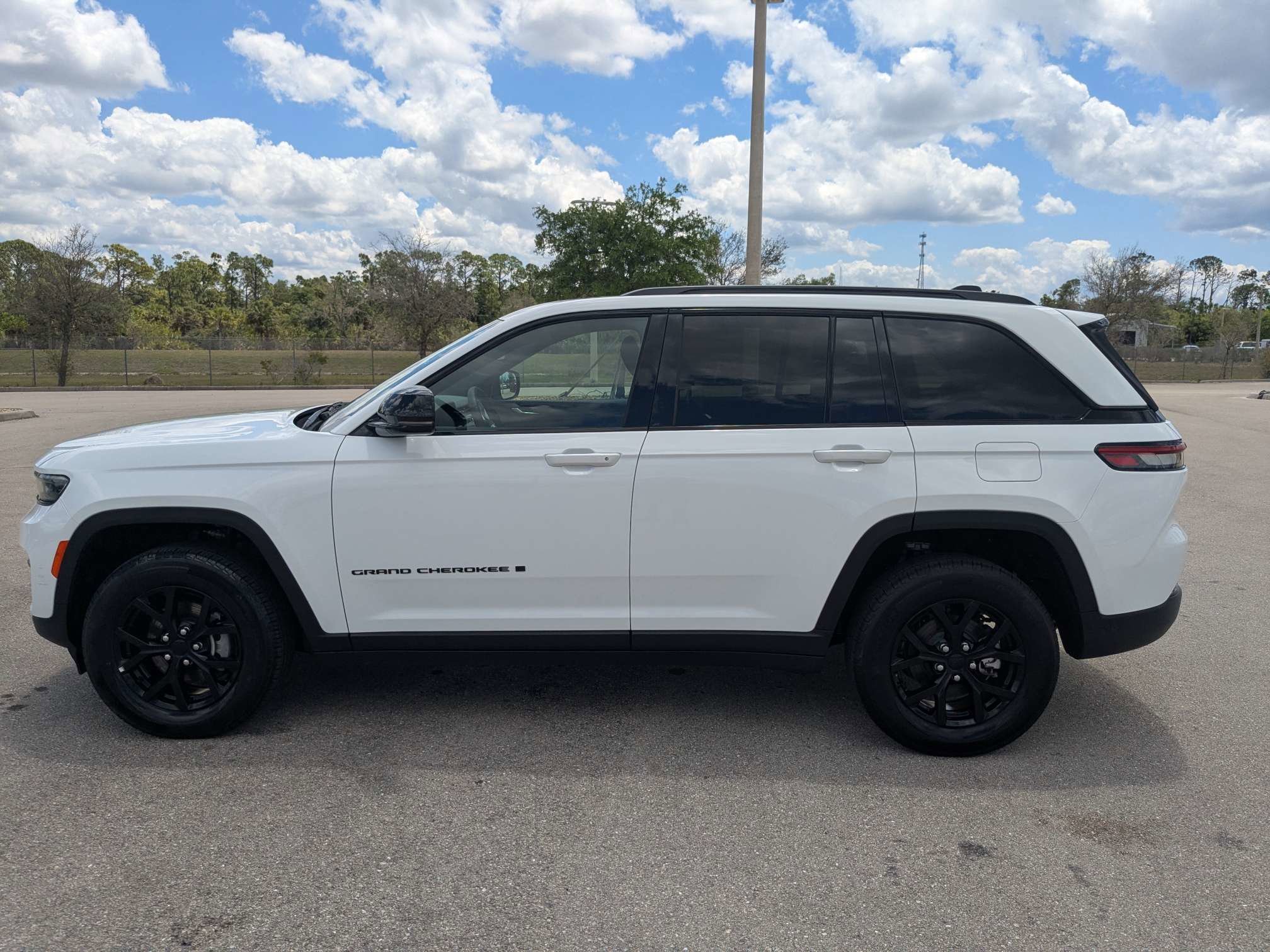 Used 2025 Bright White Clearcoat Jeep Altitude image 8