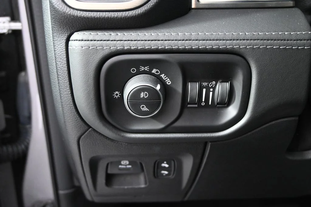 Used 2020 Silver Ram Limited image 24