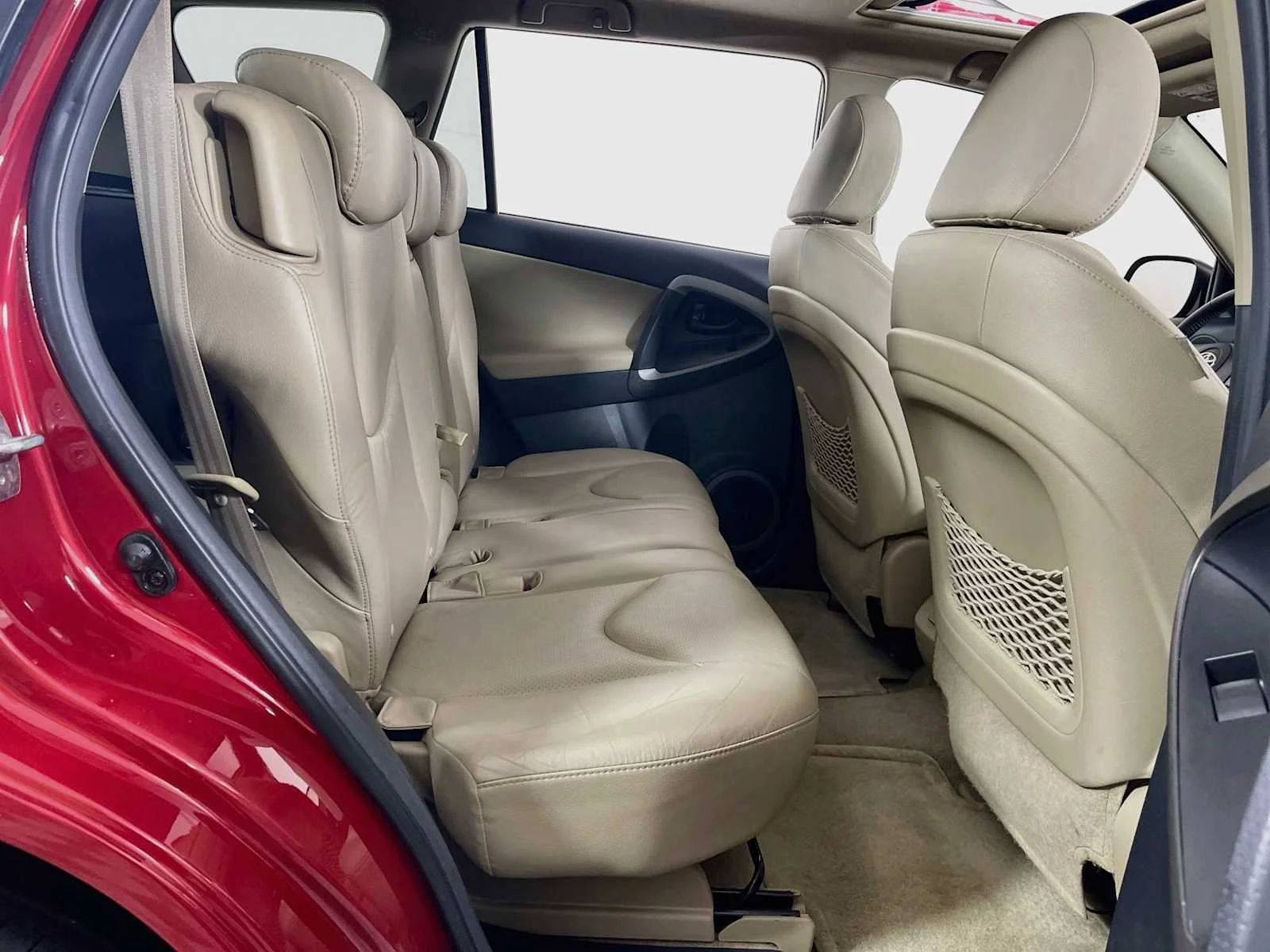 Used 2011 Barcelona Red Metallic Toyota Ltd image 24