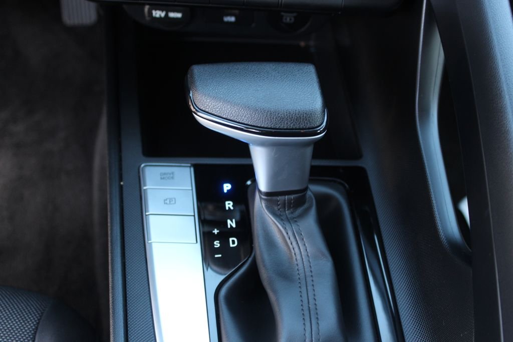 Certified Used 2025 Blue Hyundai SE image 18