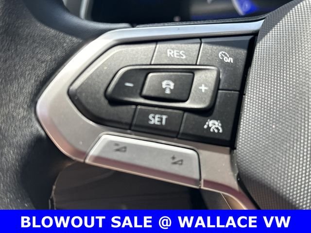Used 2023 Silver Volkswagen 2.0T SE image 21