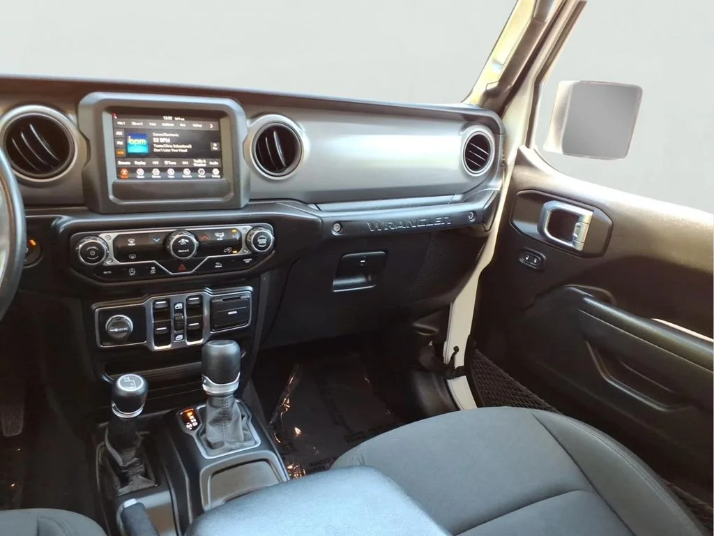Used 2022 White Jeep Unlimited Willys image 24