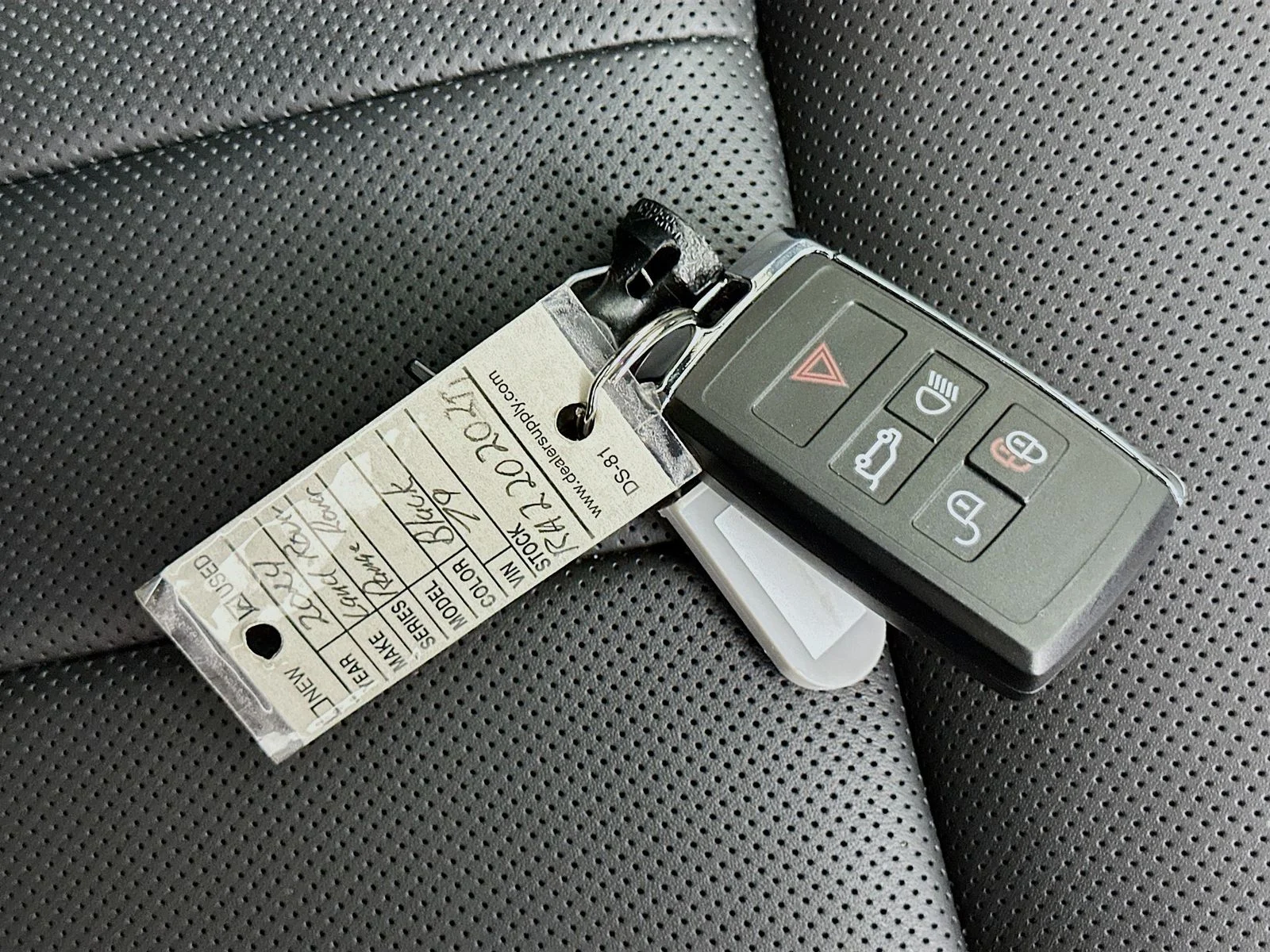 Used 2024  Land Rover  image 46