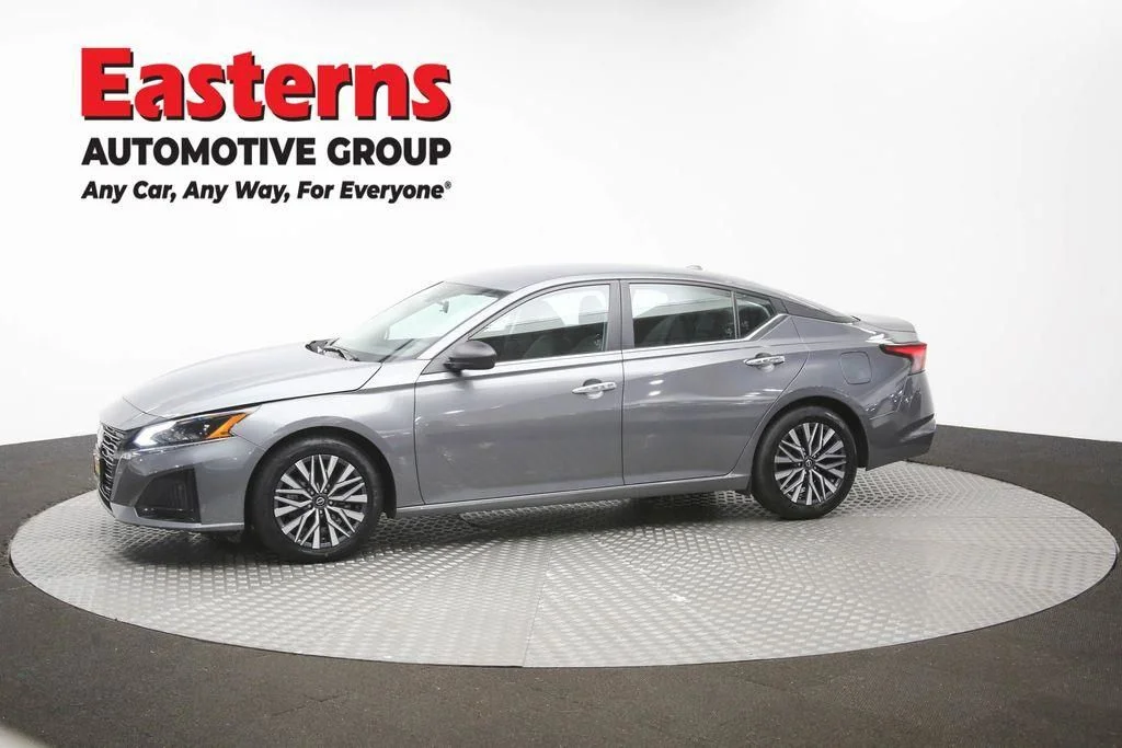 Used 2025 Gray Nissan 2.5 SV image 61