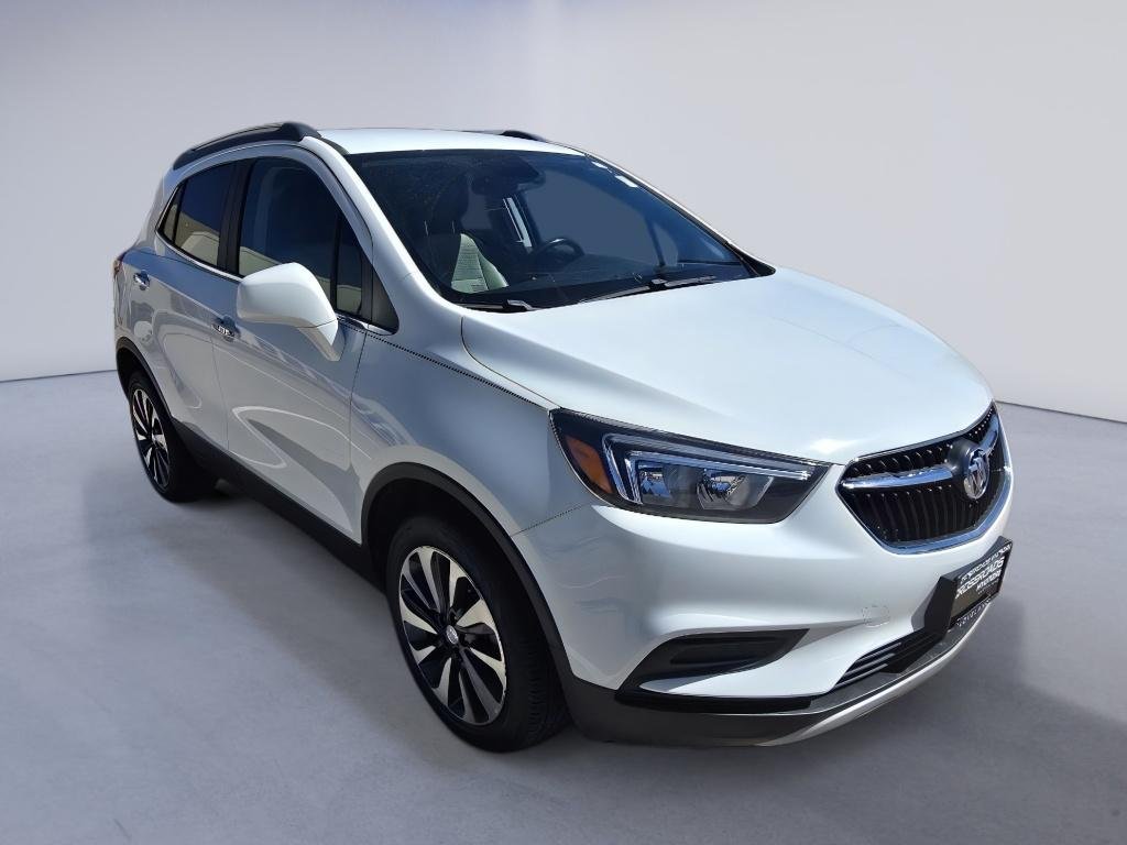 Used 2022 Summit White Buick Preferred image 7
