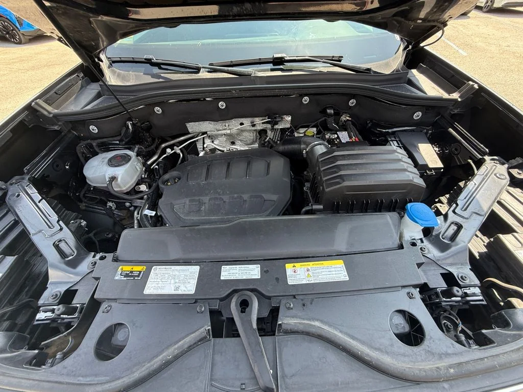 Used 2025  Volkswagen 2.0T SE w/Technology image 20