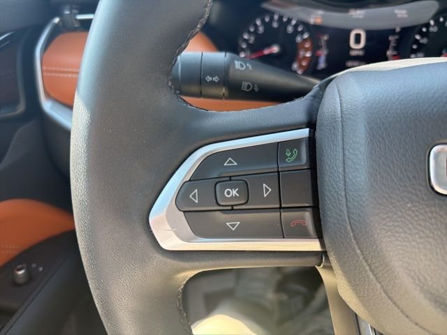 Used 2024 White/off-white Jeep Limited image 14