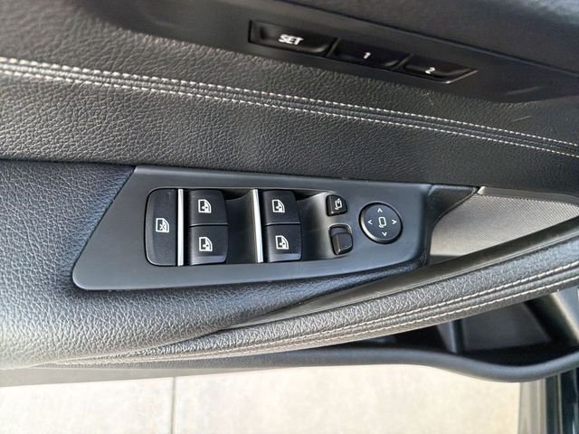 2021 BMW 5 Series M550i - Photo 10