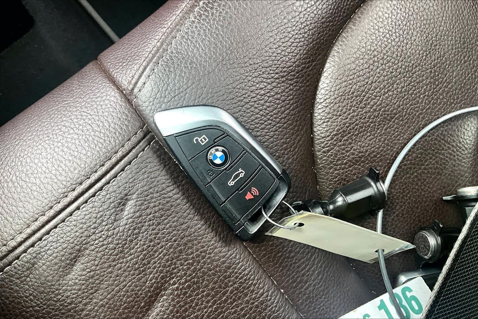 Used 2018 Black Sapphire Metallic BMW sDrive28i image 14