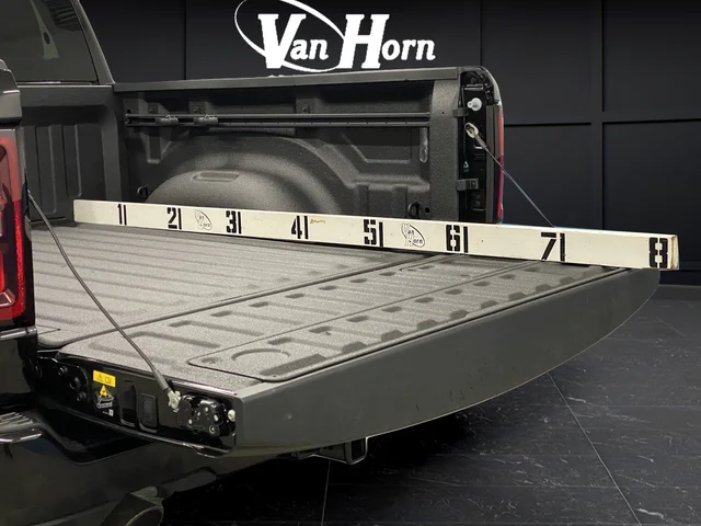 New 2026 Diamond Black Crystal Pearl-Coat Exterior Paint RAM Laramie image 16
