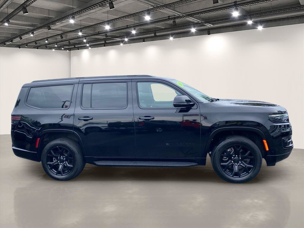 Used 2024 Diamond Black Crystal Pearlcoat Jeep Series II Carbide image 8