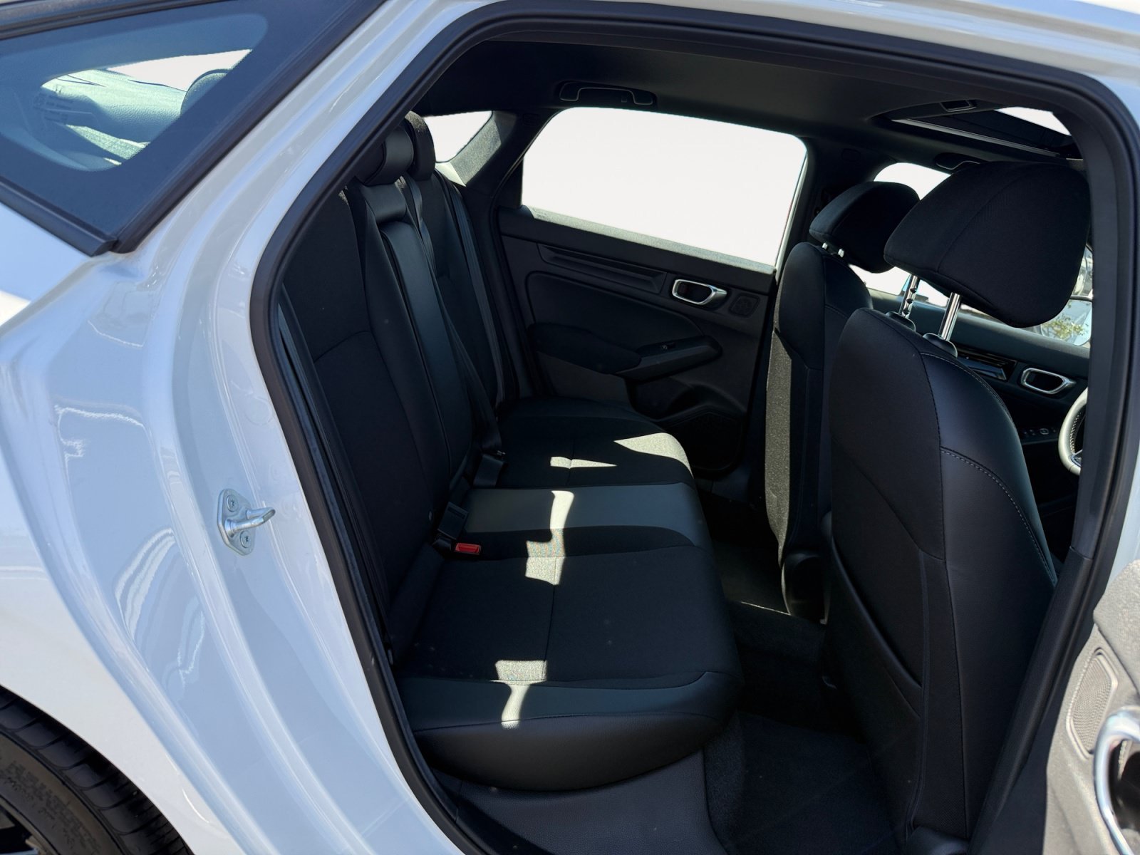 Used 2025 Platinum White Pearl Honda Sport image 18
