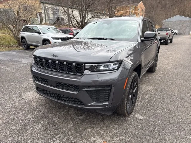 Used 2026 Gray Jeep Altitude image 7