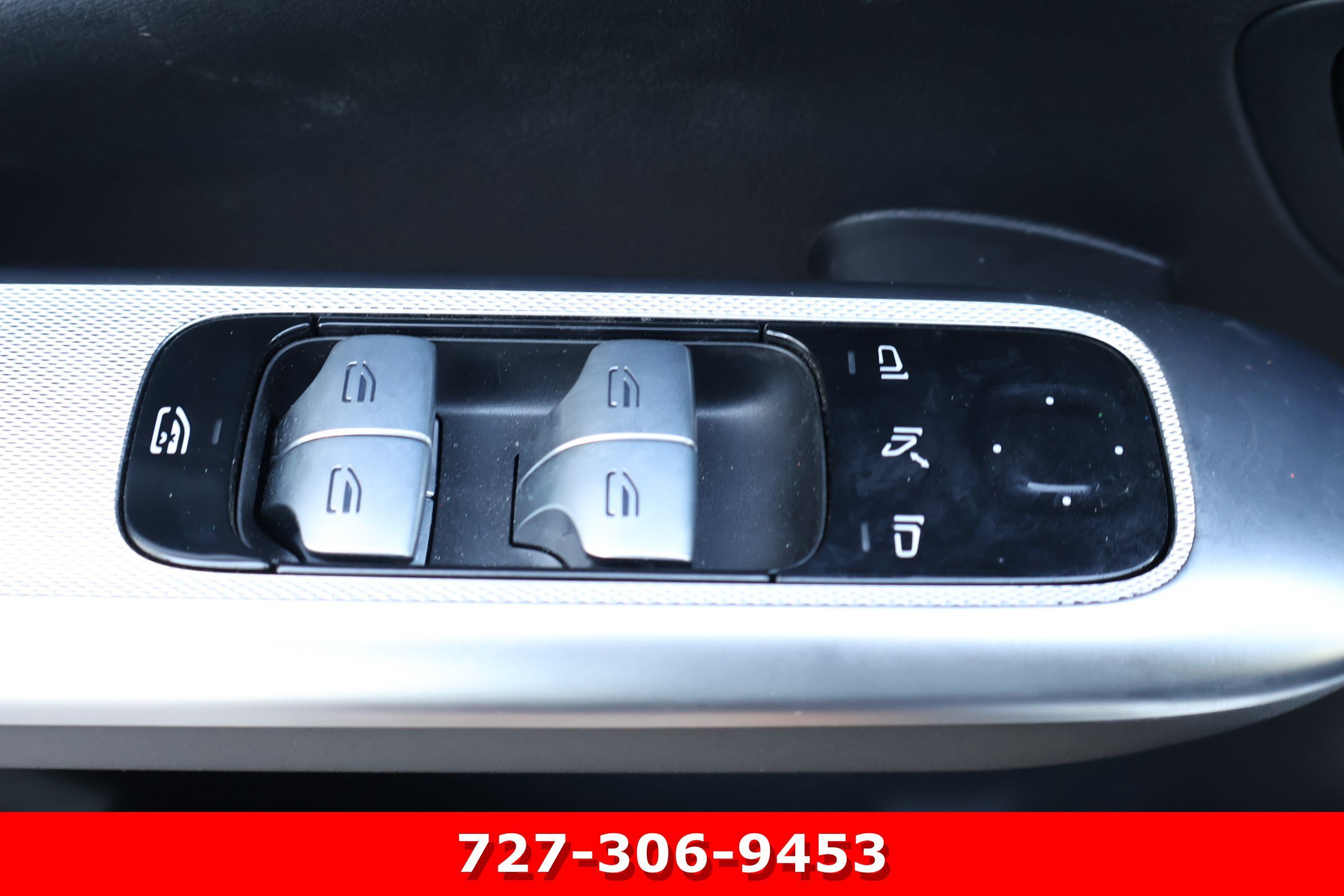 Certified Used 2025 Polar White Mercedes-Benz GLC 300 image 16