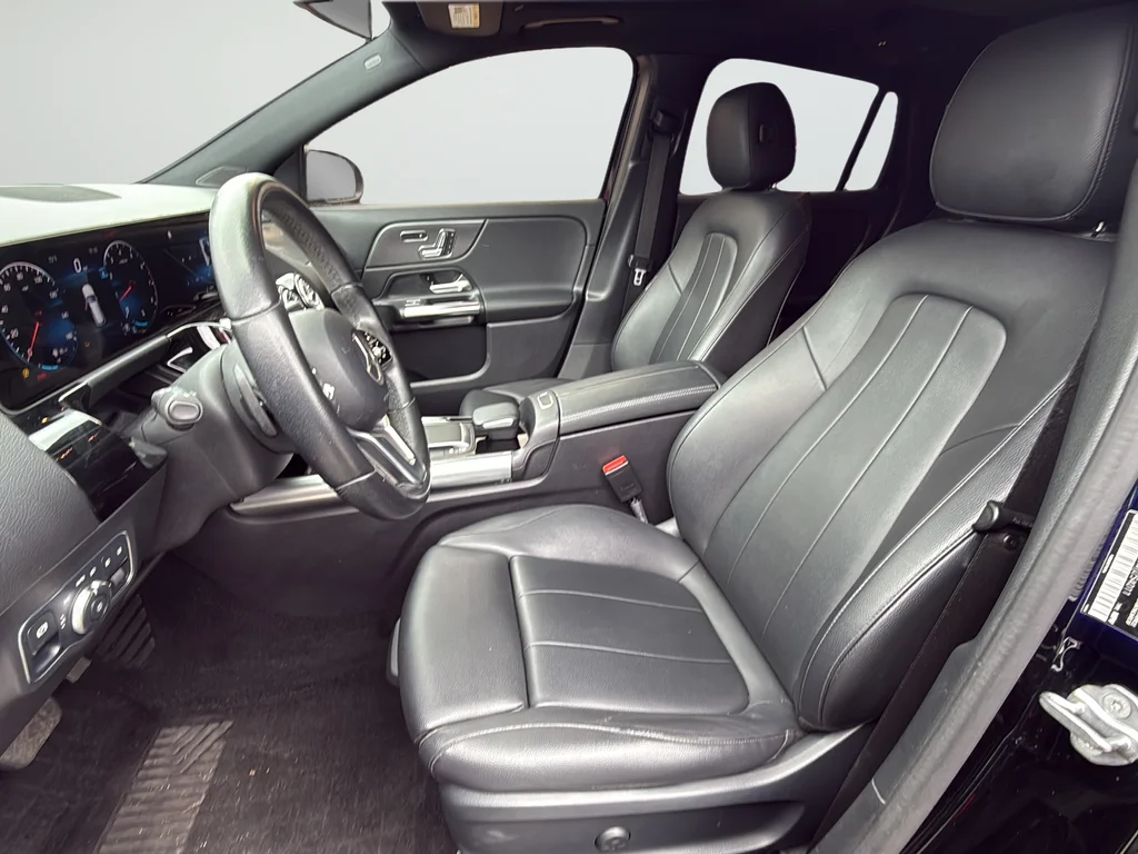 Used 2021 Black Mercedes-Benz GLA 250 image 10