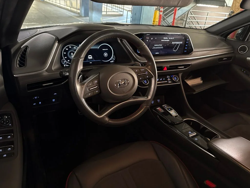 Used 2022 Blue Hyundai SEL Plus image 6