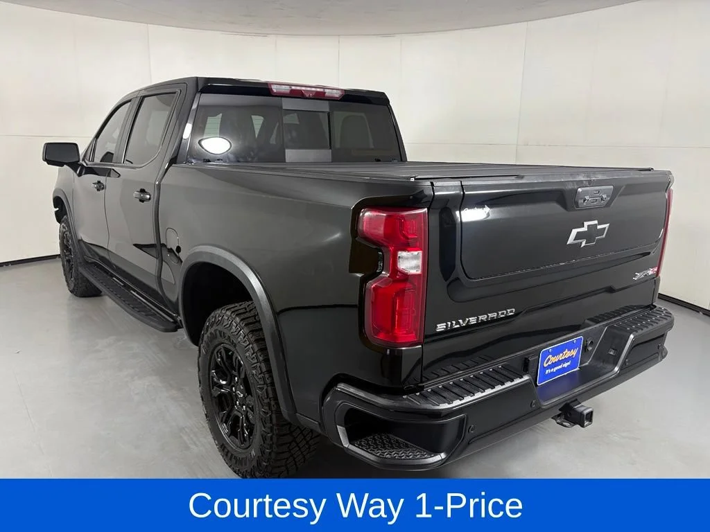 Used 2022 Black Chevrolet ZR2 image 8