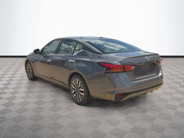 Used 2025 Gray Nissan 2.5 SV image 5