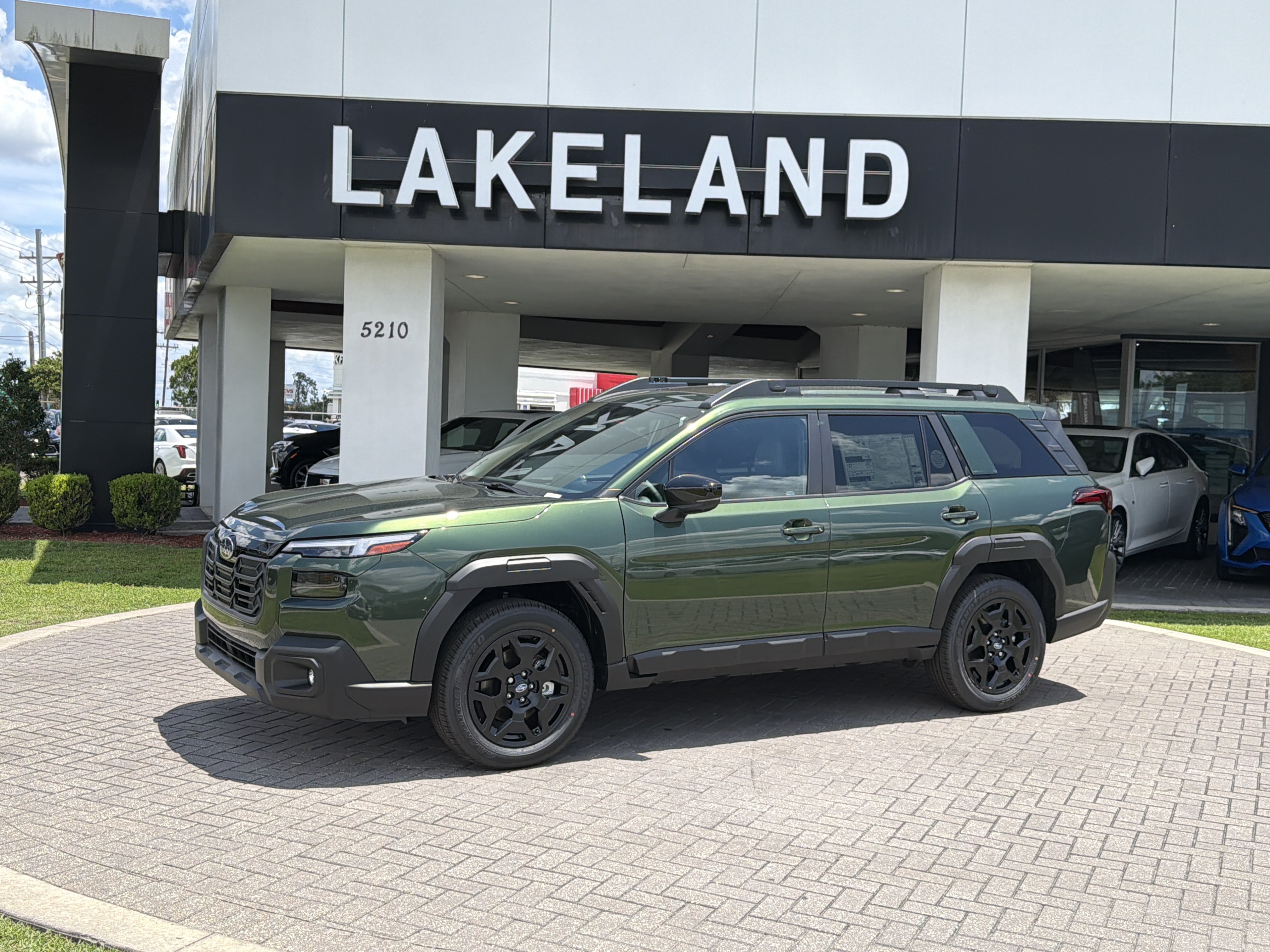 New 2026 DEEP EMERALD GREEN PEARL Subaru Limited image 2