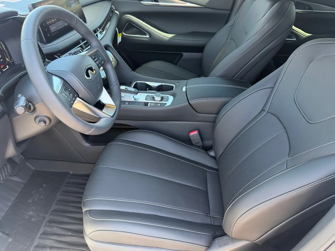 New 2027 RADIANT WHITE INFINITI Sport AWD image 14