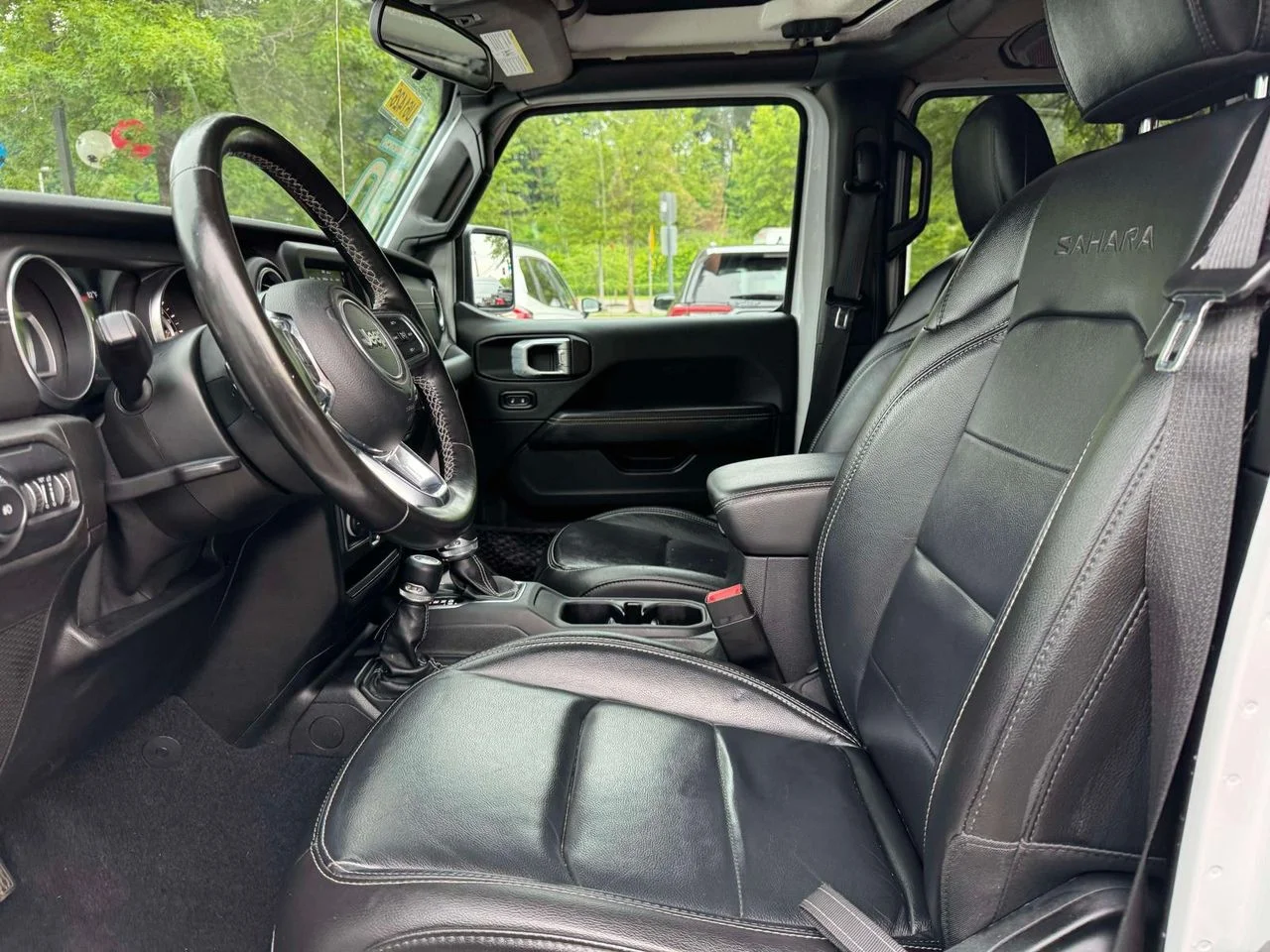 Used 2020 Bright White Clearcoat Jeep Sahara 4x4 image 18