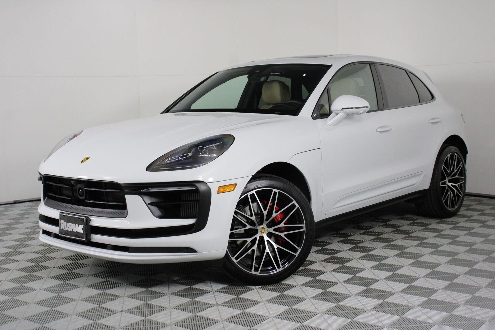 2025 Porsche Macan S
