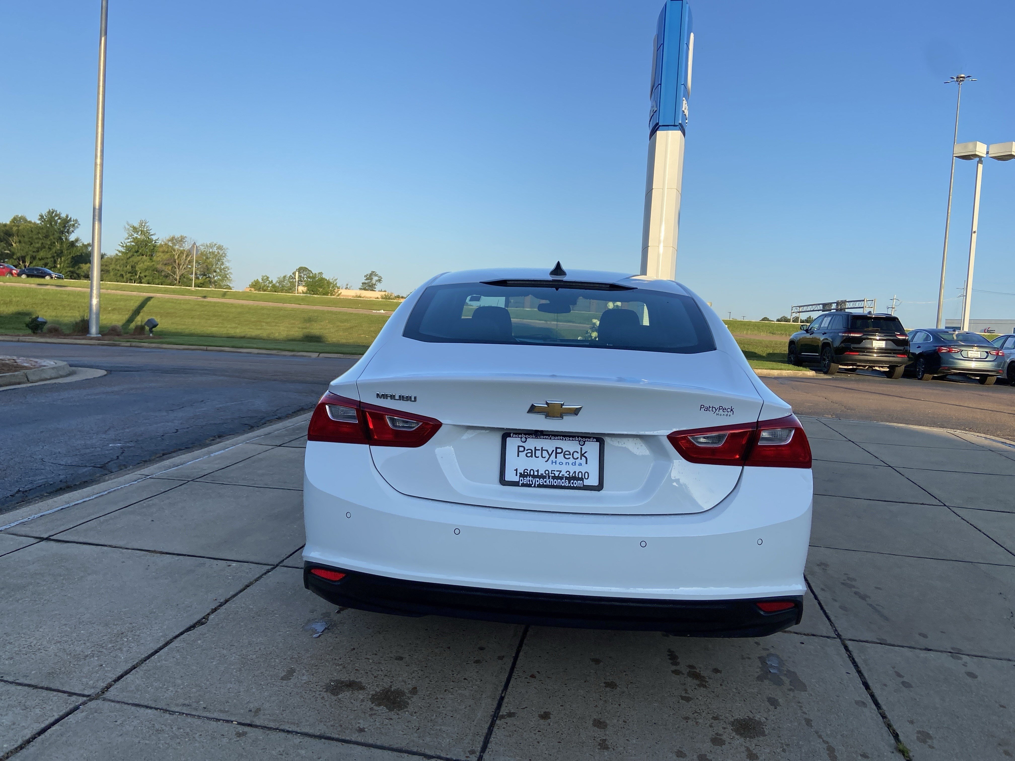 Used 2024 Summit White Chevrolet LS image 10