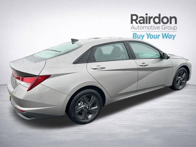 Used 2022 Fluid Metal Hyundai SEL image 7