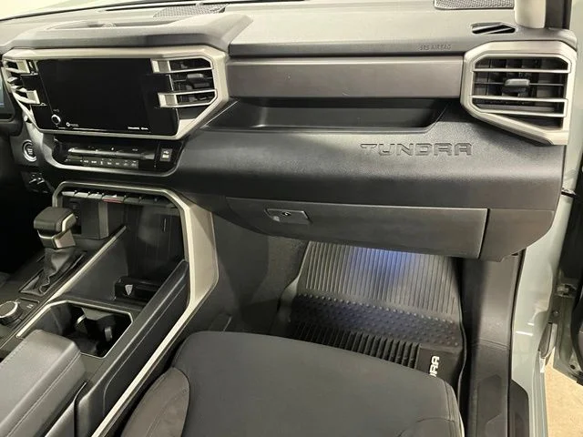 Used 2024  Toyota SR5 image 21