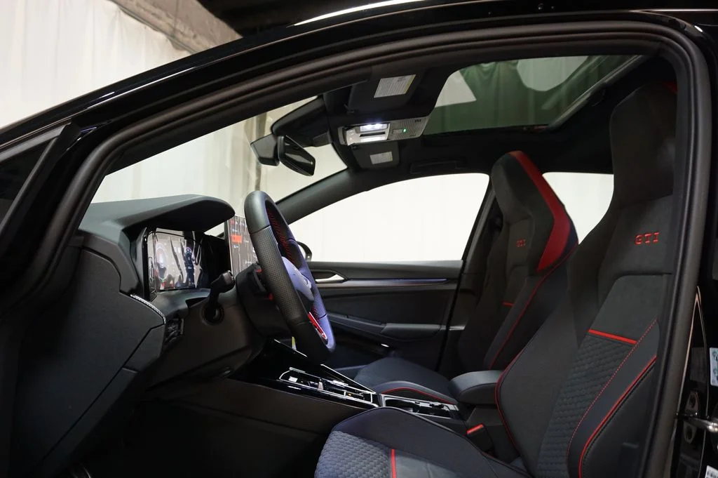 New 2026 Black Volkswagen 2.0T SE image 29
