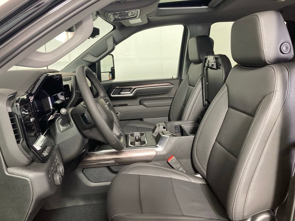 2026 Chevrolet Silverado 3500 HD LTZ - Photo 11