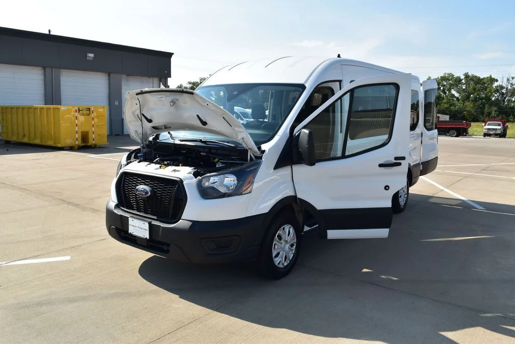 Used 2023 White Ford XL image 40